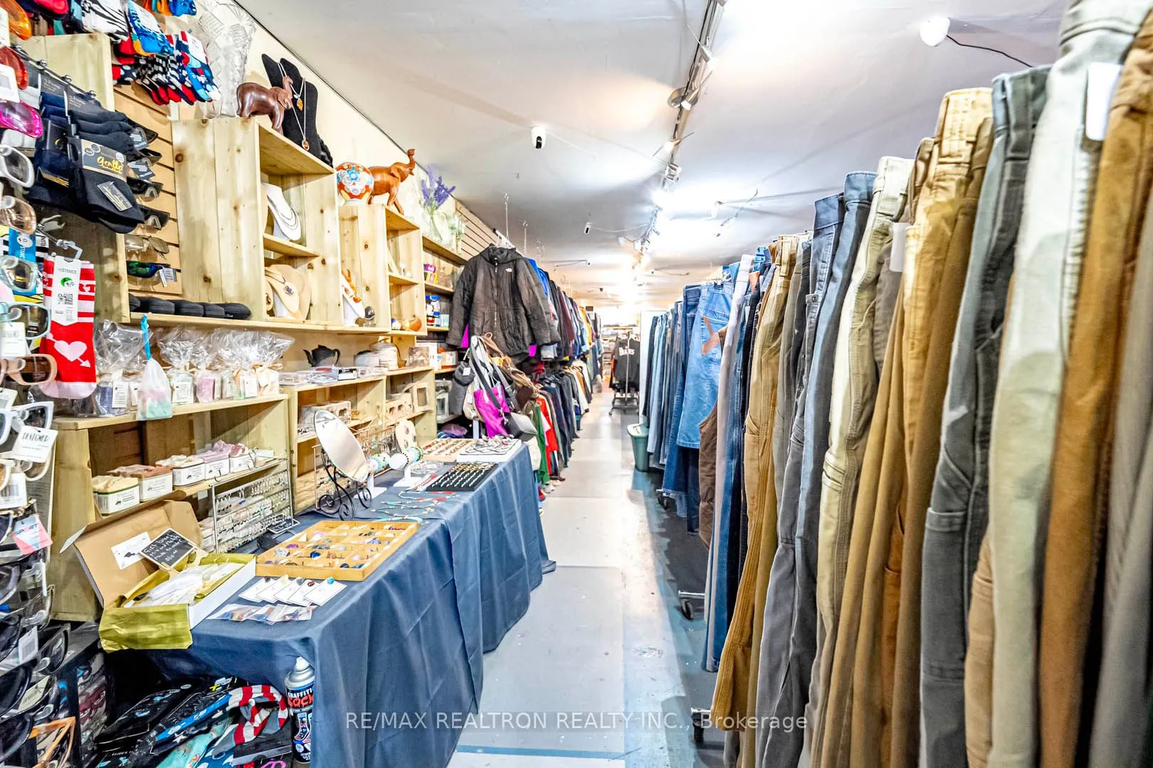 1006 Queen Street E