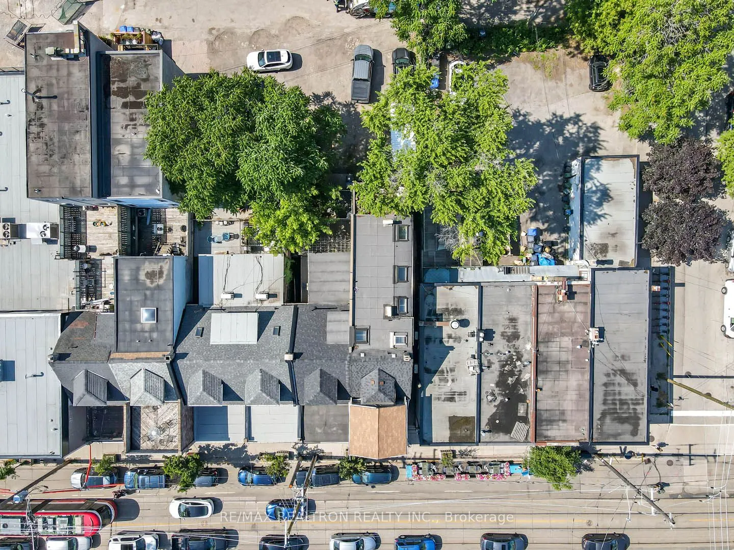 1006 Queen Street E