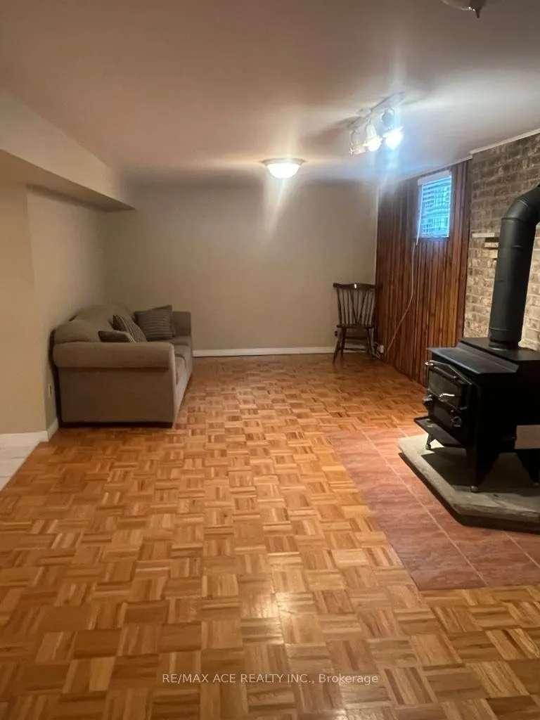 30 Oakridge Drive, #Bsmt