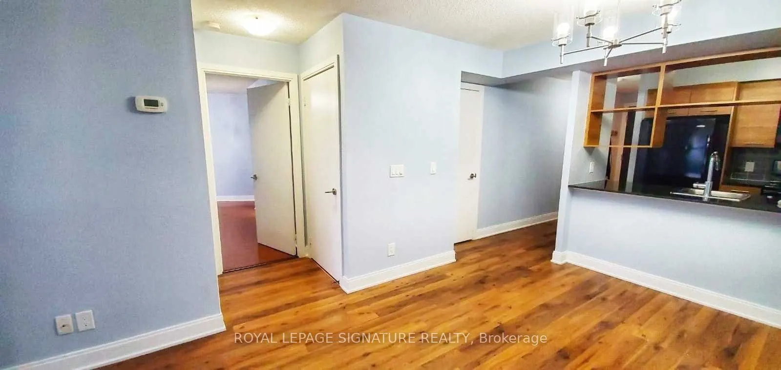 135 Village Green Square, #2022