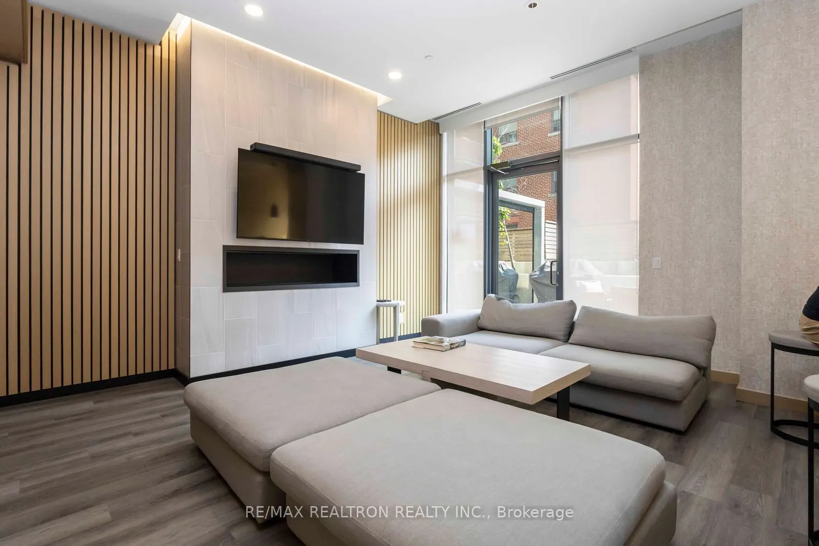 2369 Danforth Avenue SW, #316