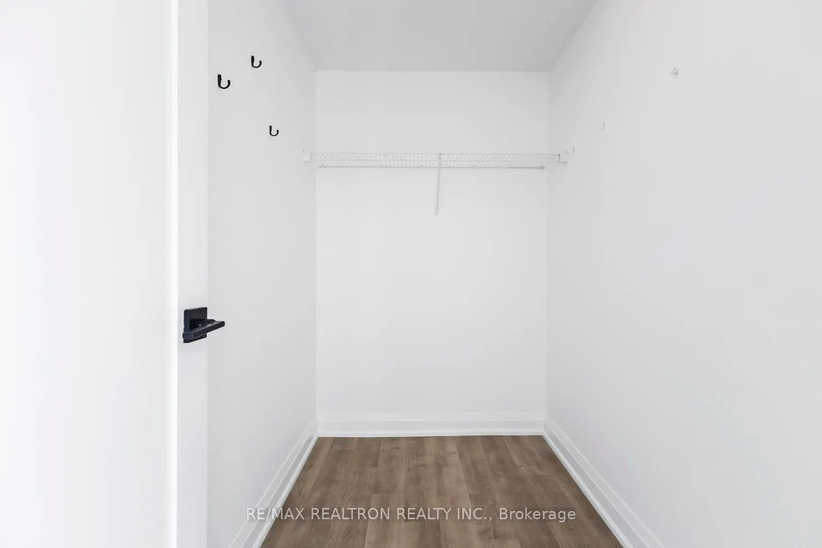 2369 Danforth Avenue SW, #316