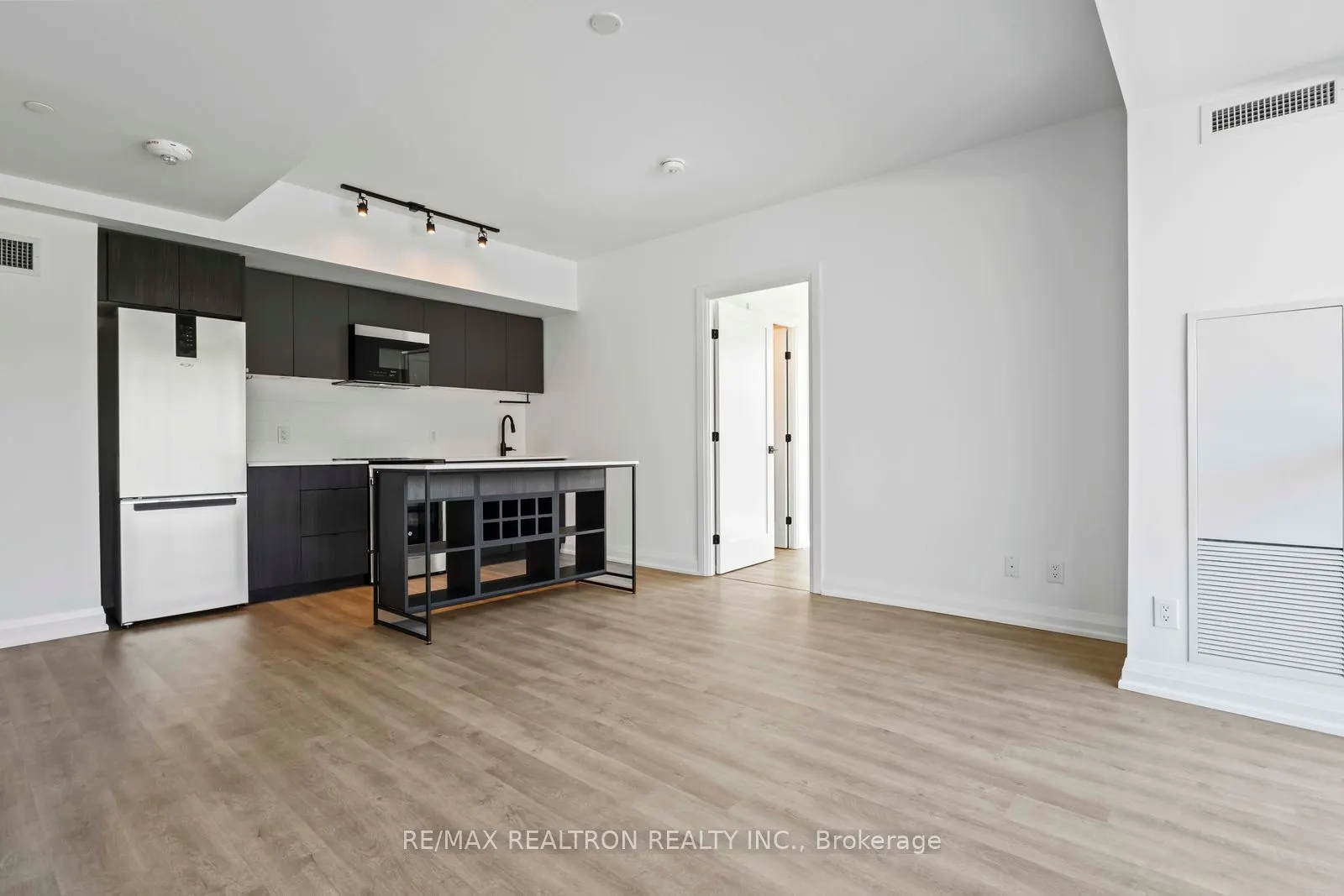 2369 Danforth Avenue SW, #316