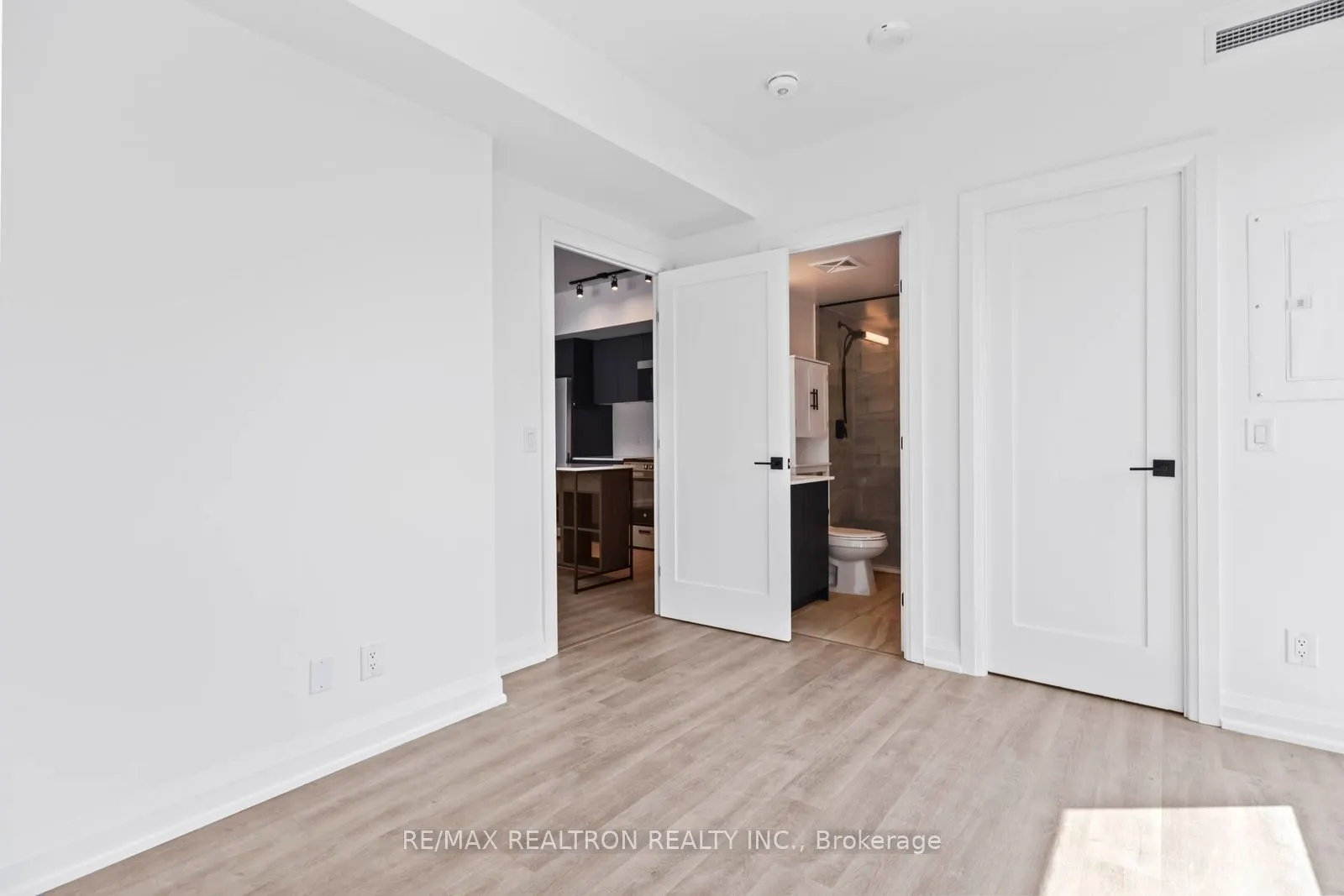 2369 Danforth Avenue SW, #316