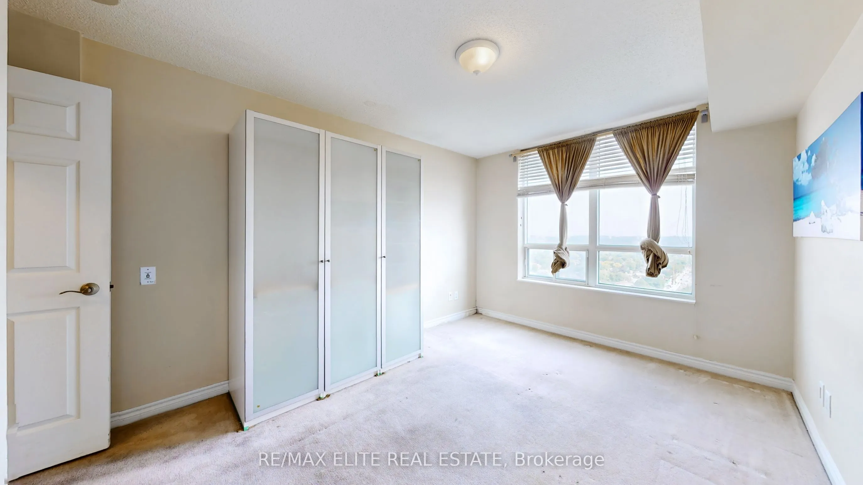 61 Town Centre Court E, #2401