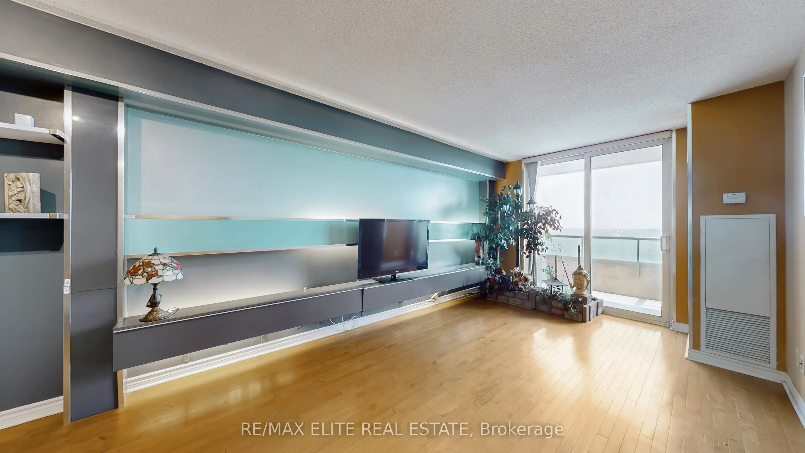 61 Town Centre Court E, #2401