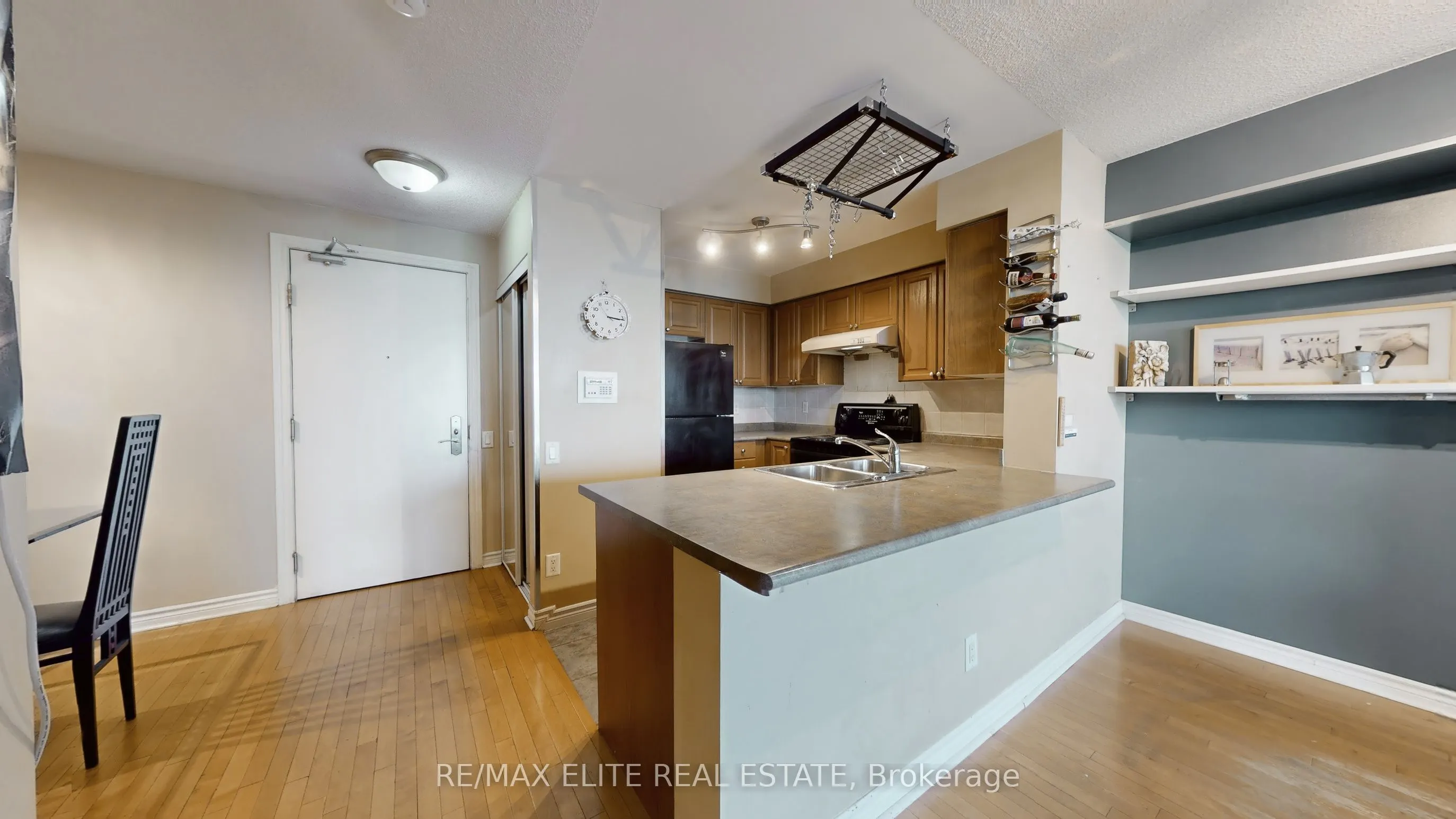 61 Town Centre Court E, #2401