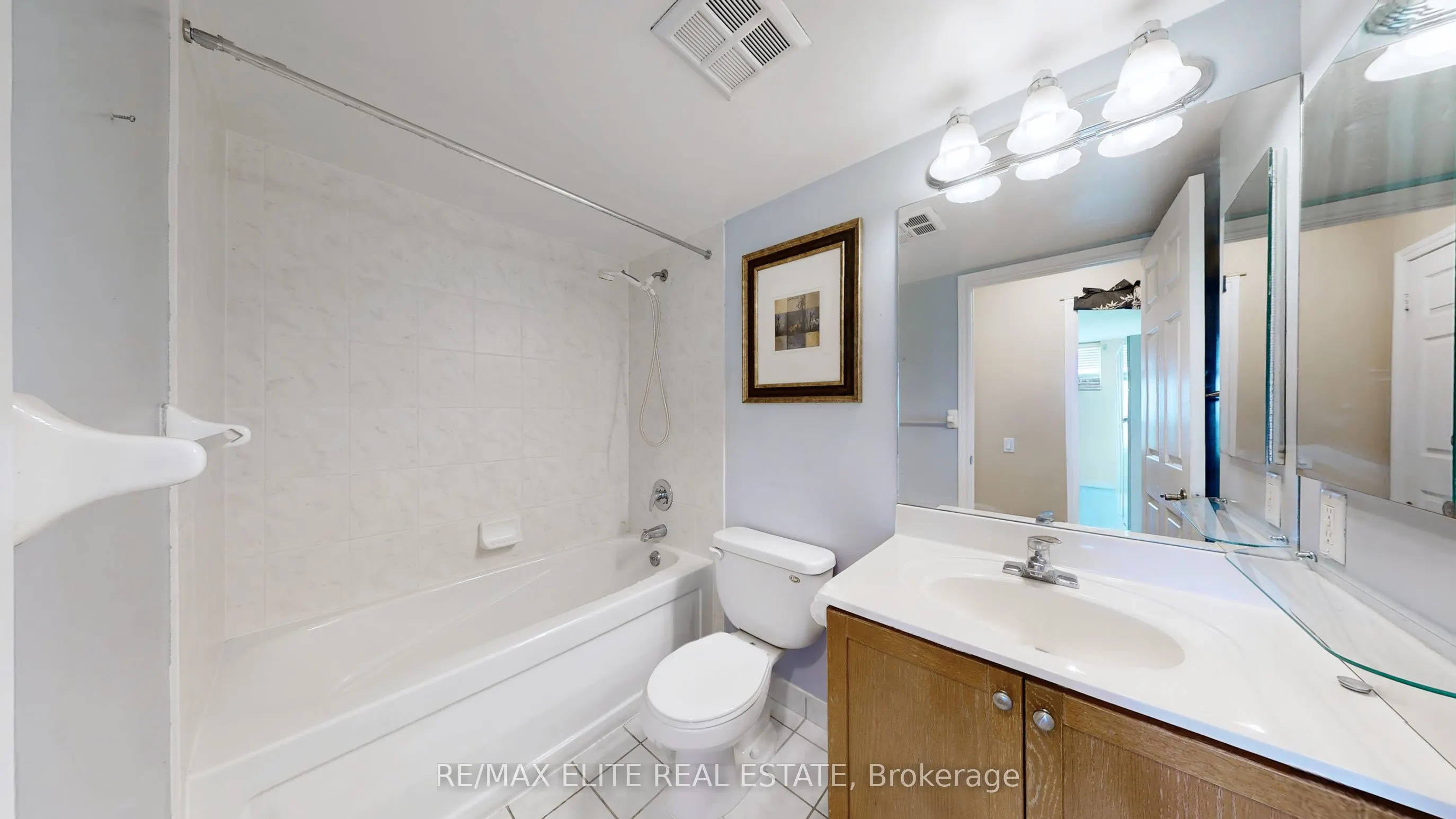 61 Town Centre Court E, #2401
