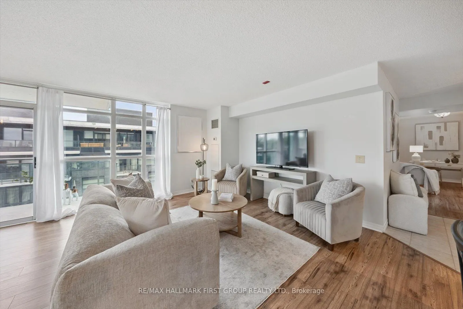 1600 Charles Street, #512