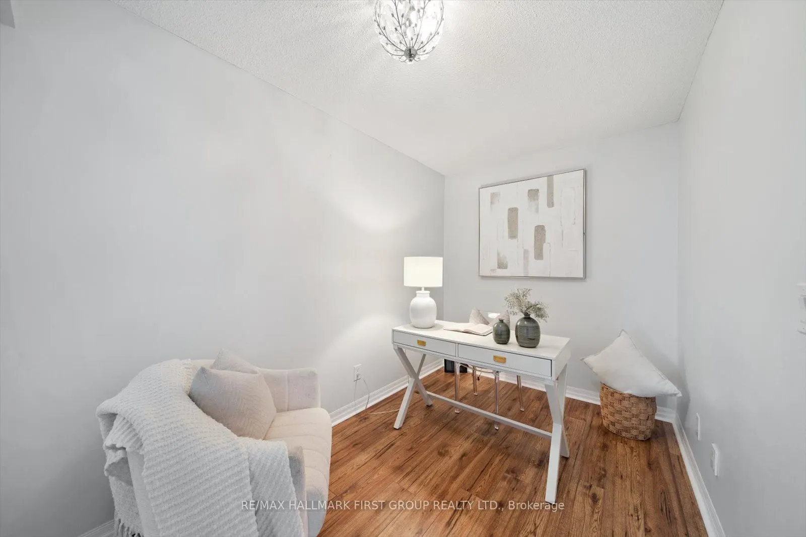 1600 Charles Street, #512