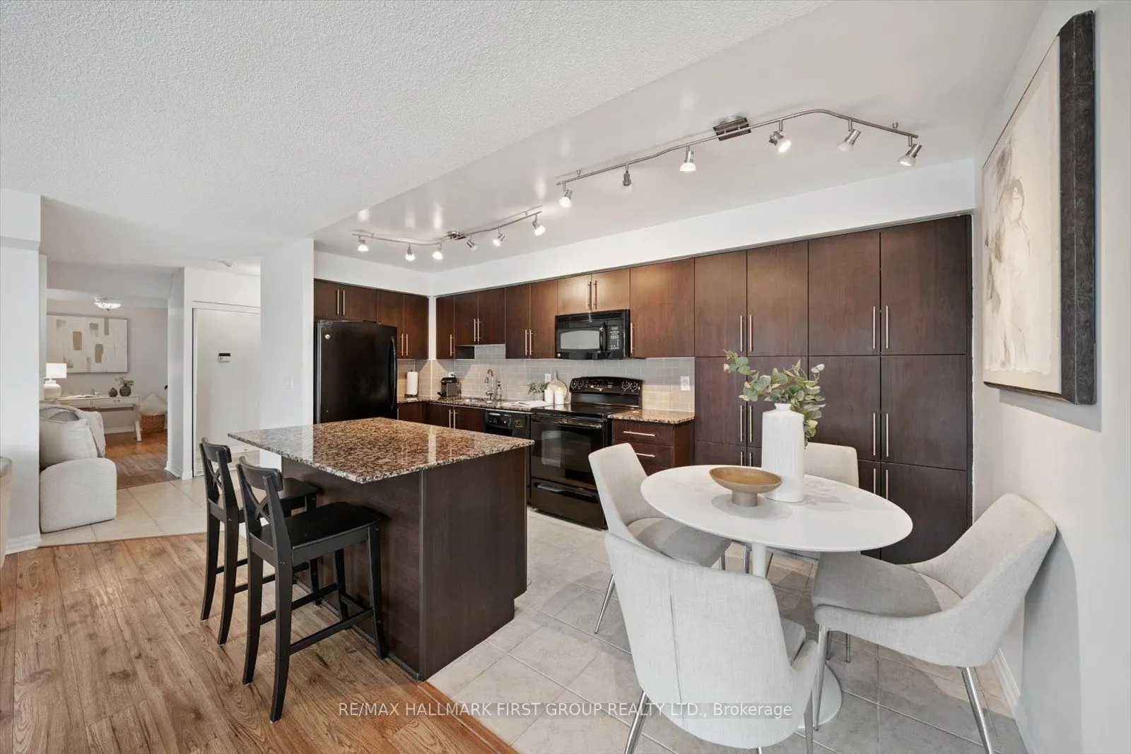 1600 Charles Street, #512