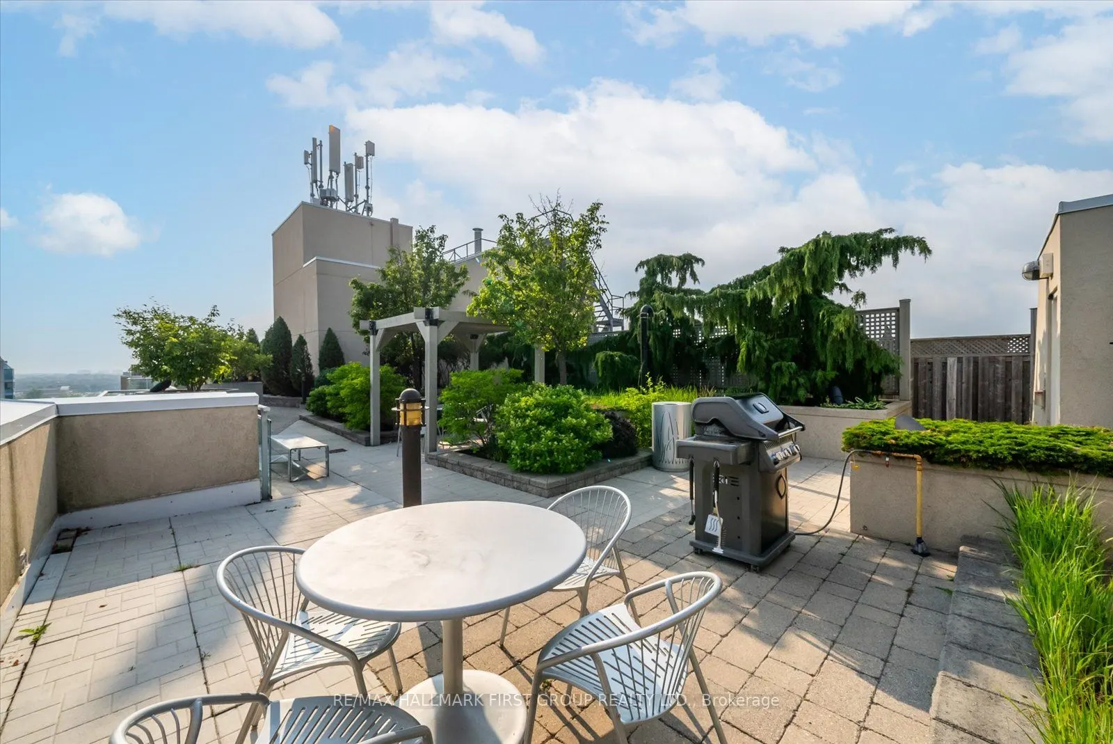 1600 Charles Street, #512