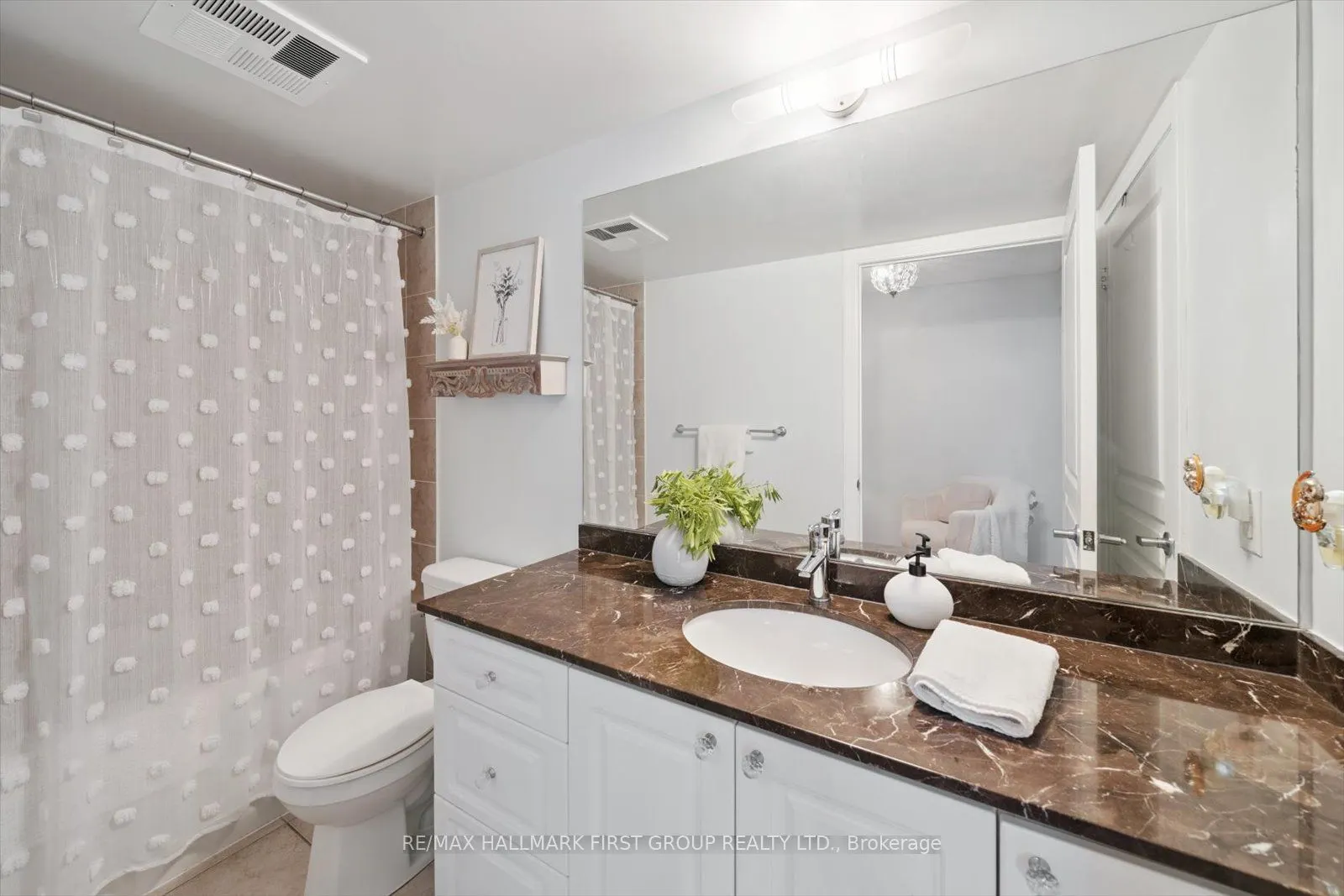 1600 Charles Street, #512