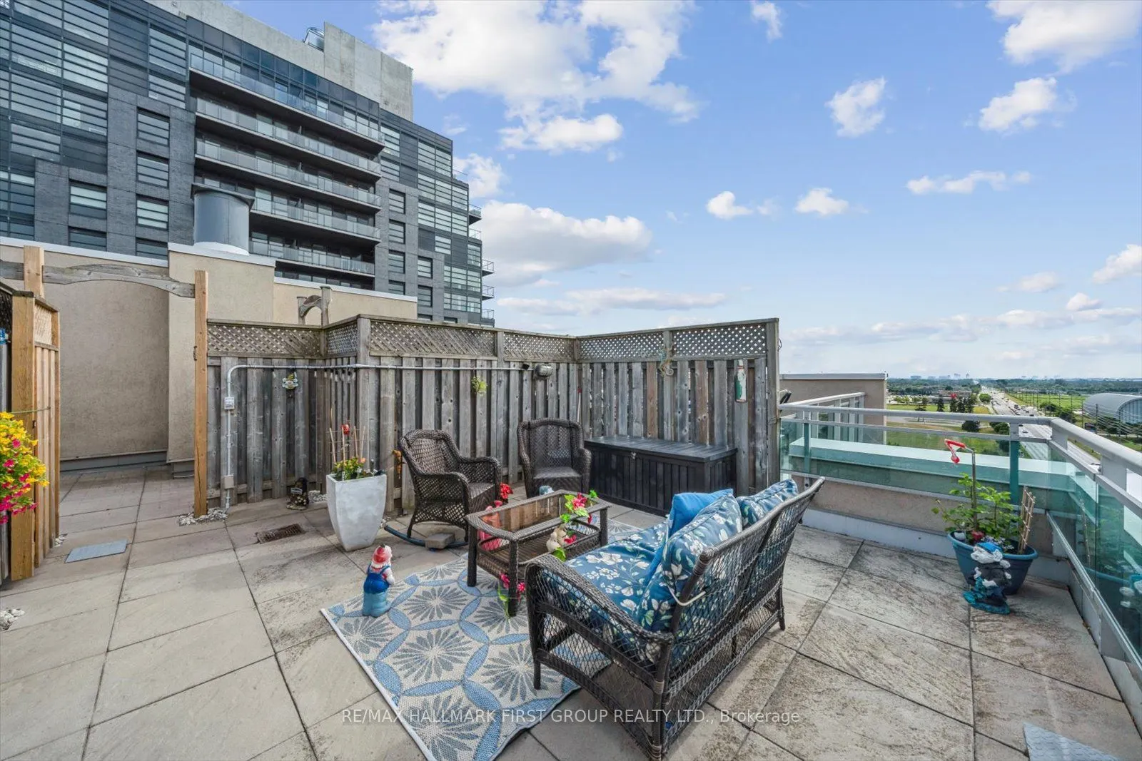 1600 Charles Street, #512