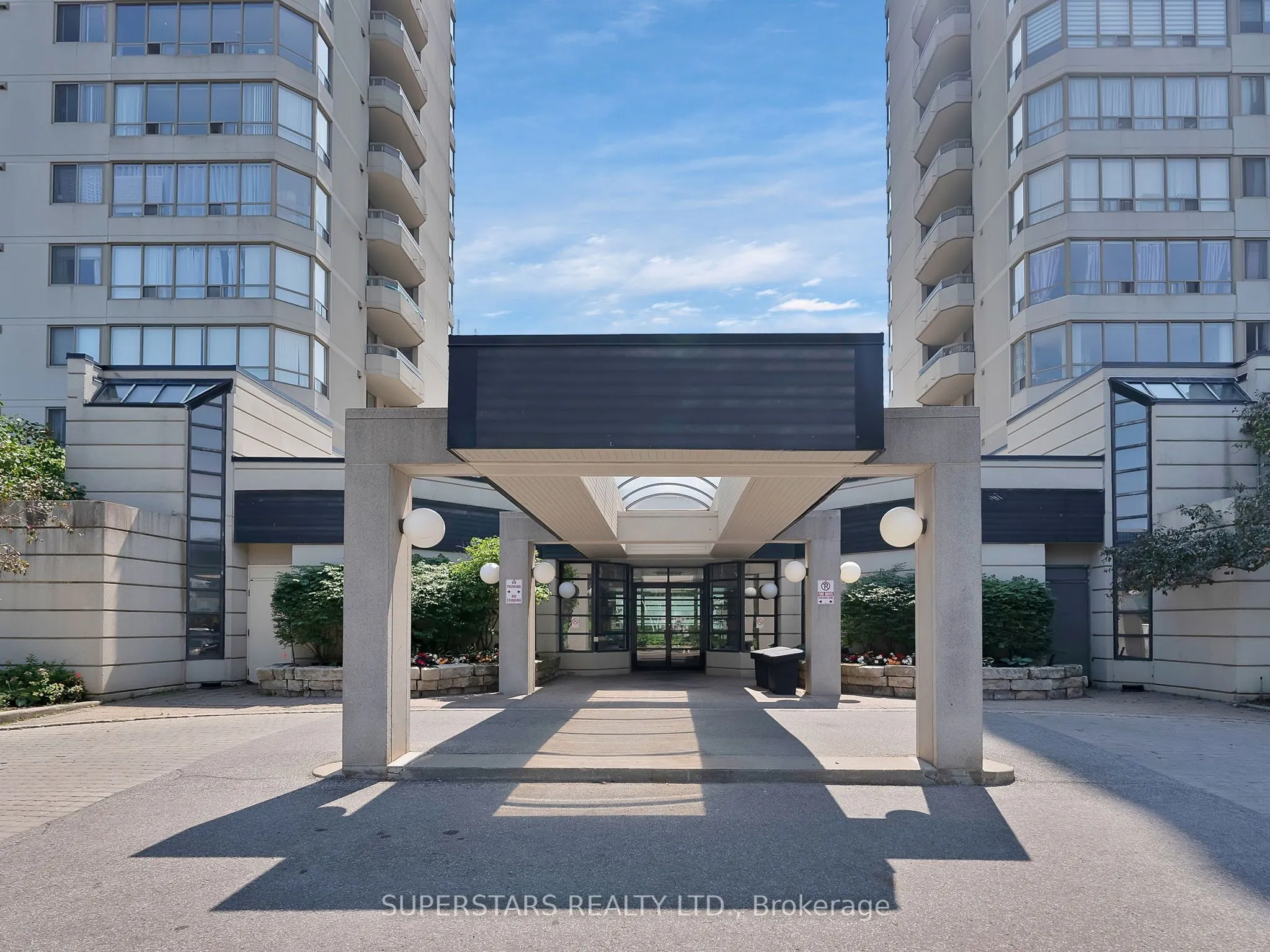 150 Alton Towers Circle, #409