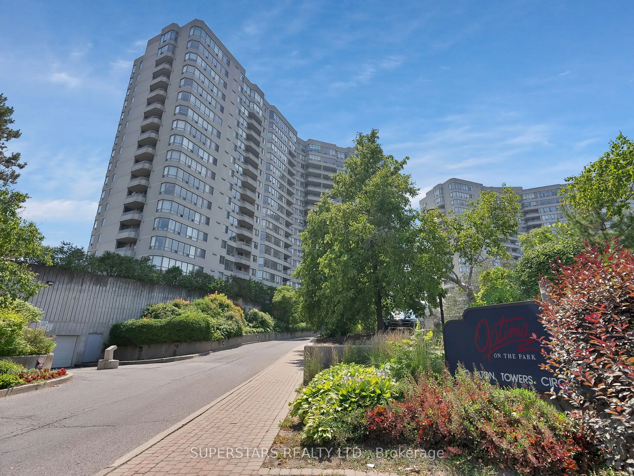 150 Alton Towers Circle, #409