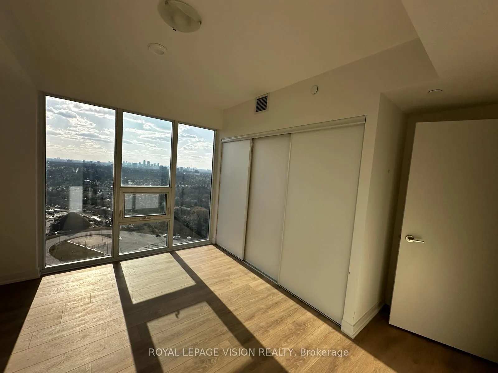 2031 Kennedy Road N, #2717