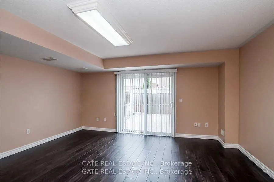 8 Pat Brooks Terrace, #8