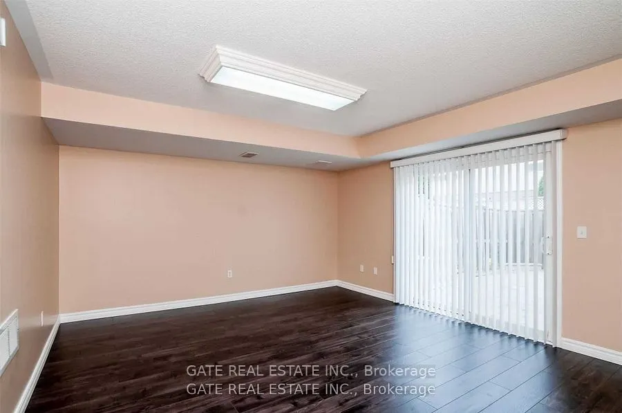 8 Pat Brooks Terrace, #8