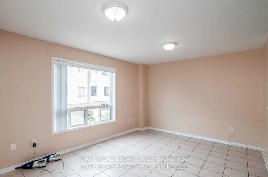8 Pat Brooks Terrace, #8