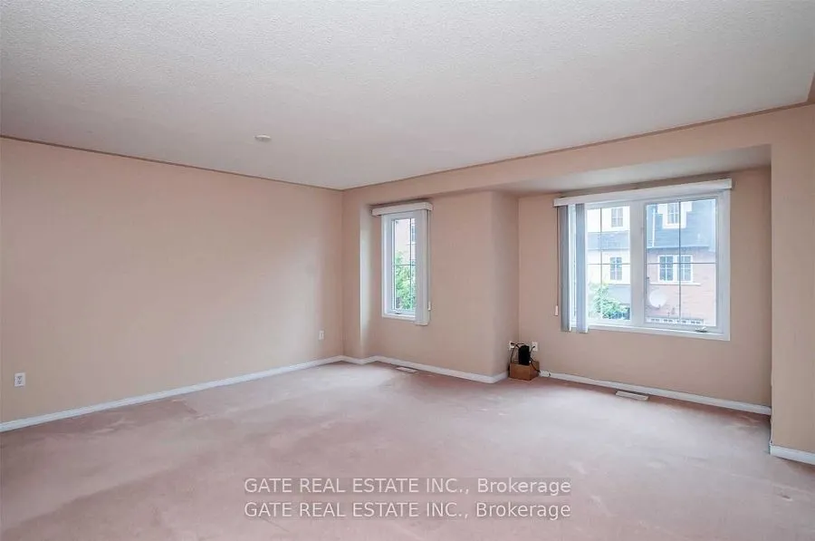 8 Pat Brooks Terrace, #8