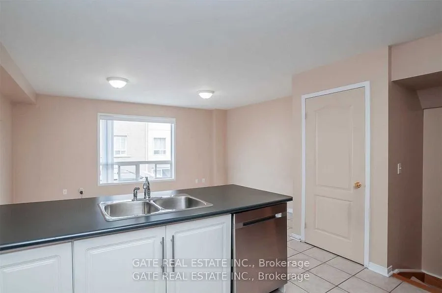 8 Pat Brooks Terrace, #8