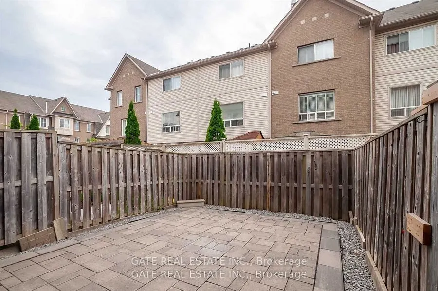 8 Pat Brooks Terrace, #8