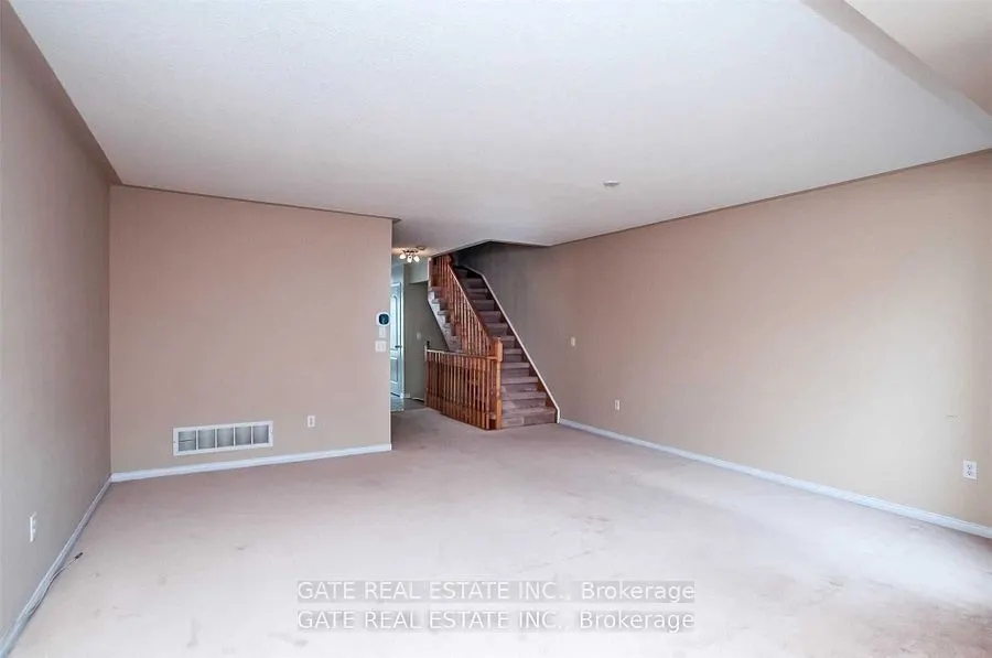 8 Pat Brooks Terrace, #8