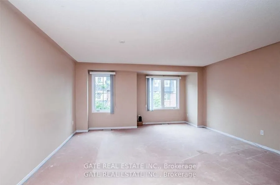 8 Pat Brooks Terrace, #8