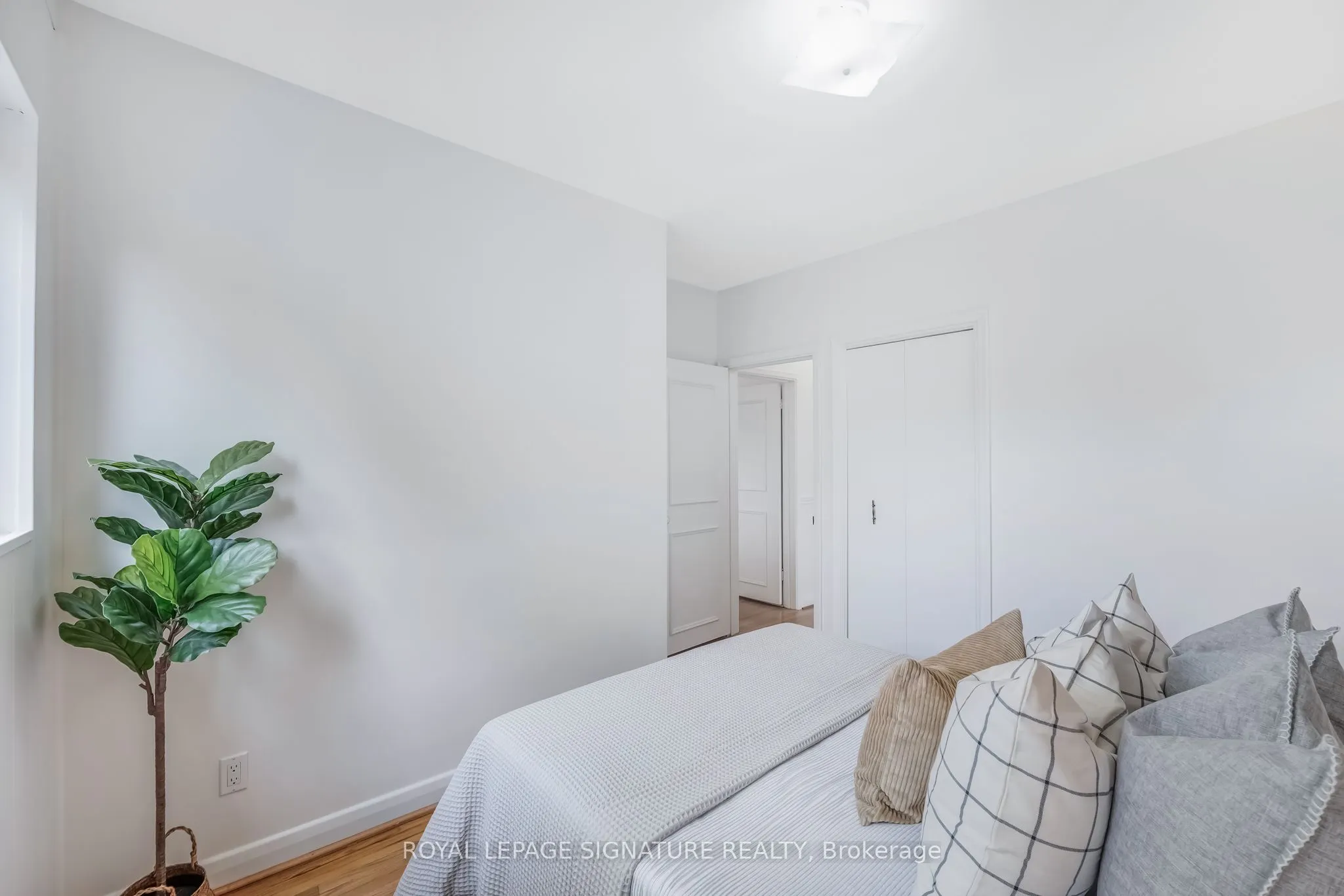 6 Lynn Gate Crescent