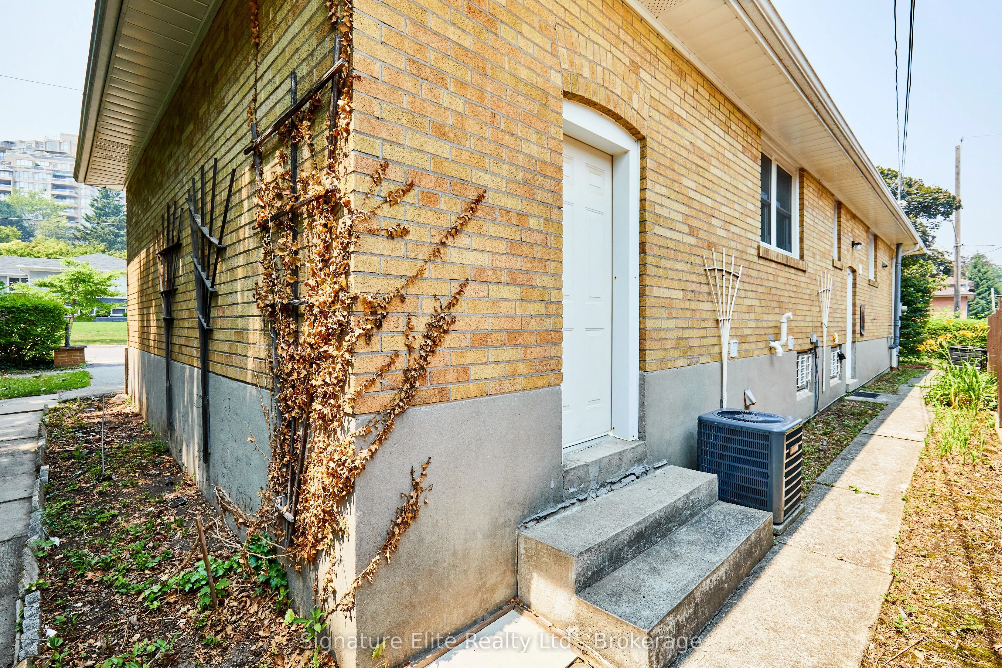 55 Rowatson Road, #Lower