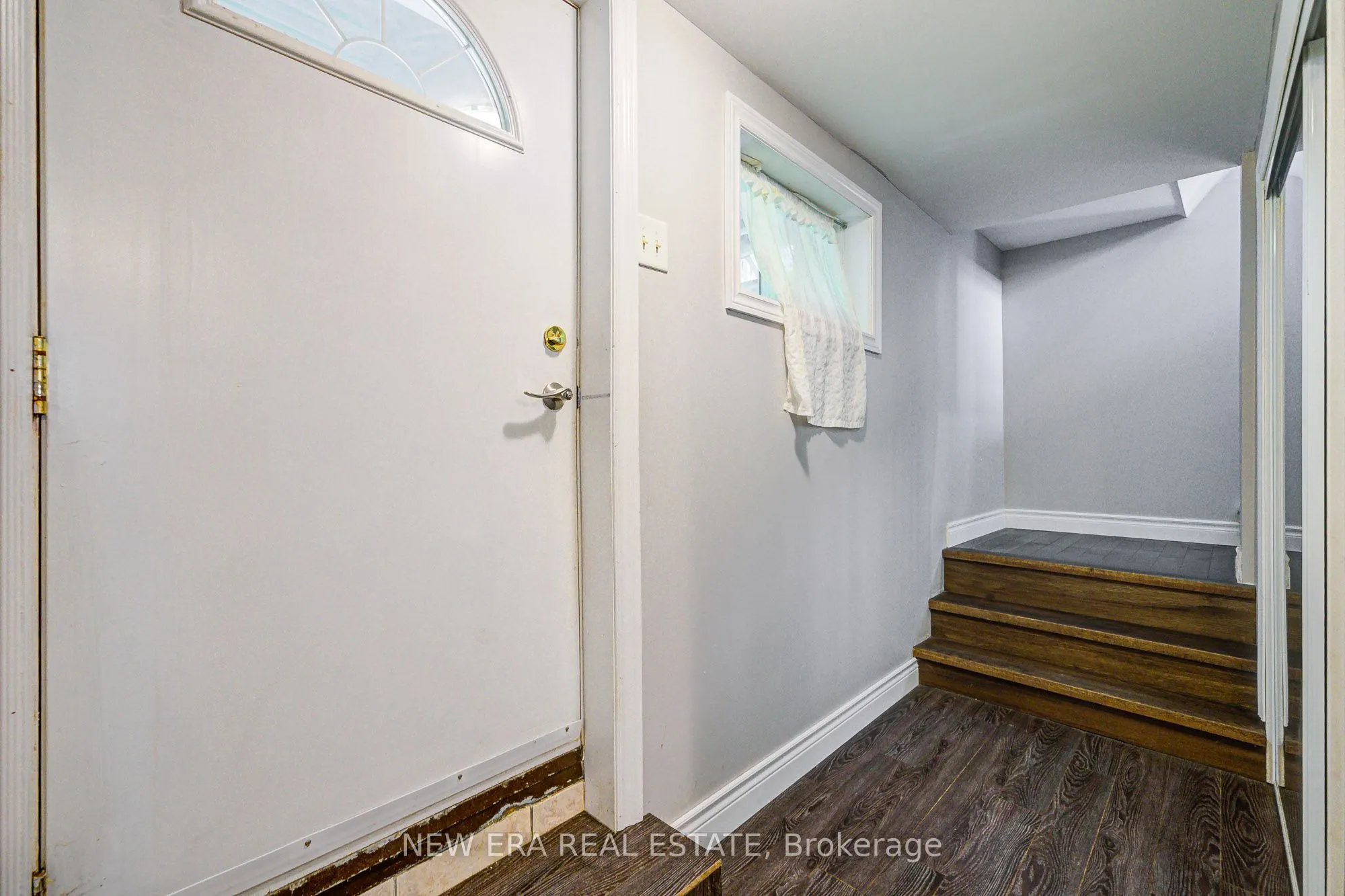 345 Park Road S