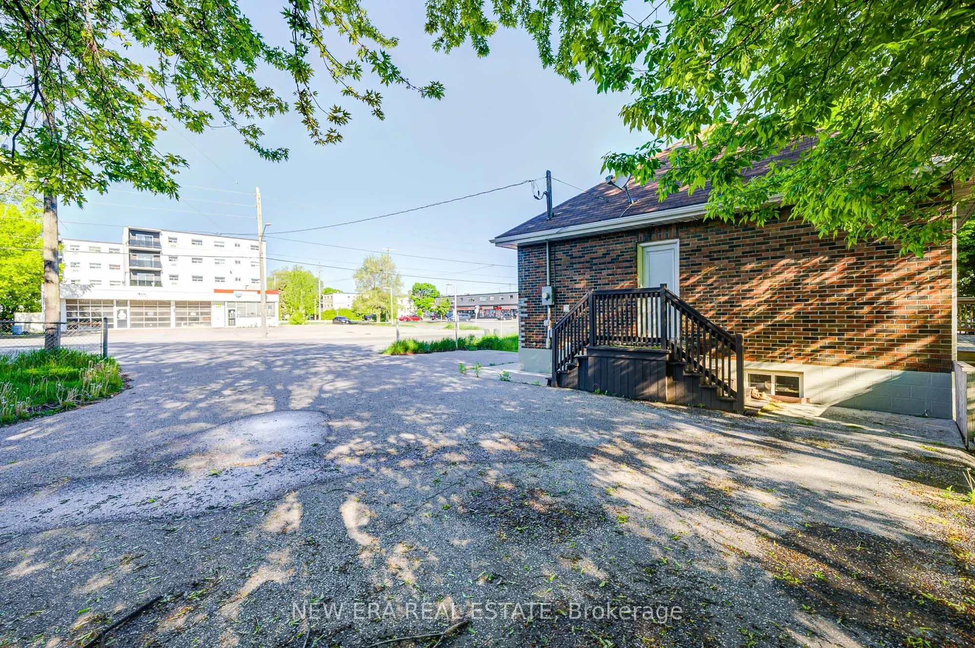 345 Park Road S