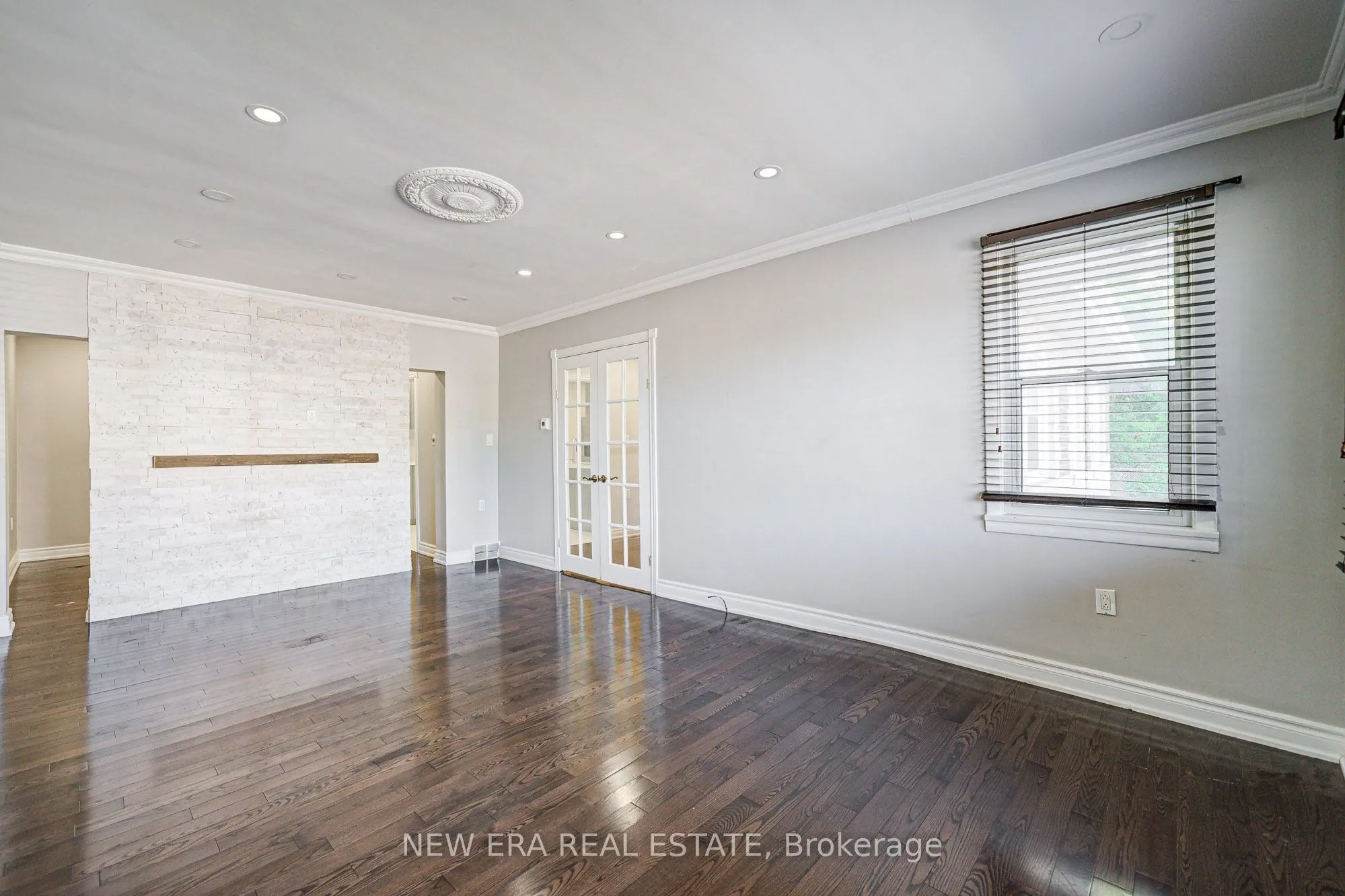 345 Park Road S