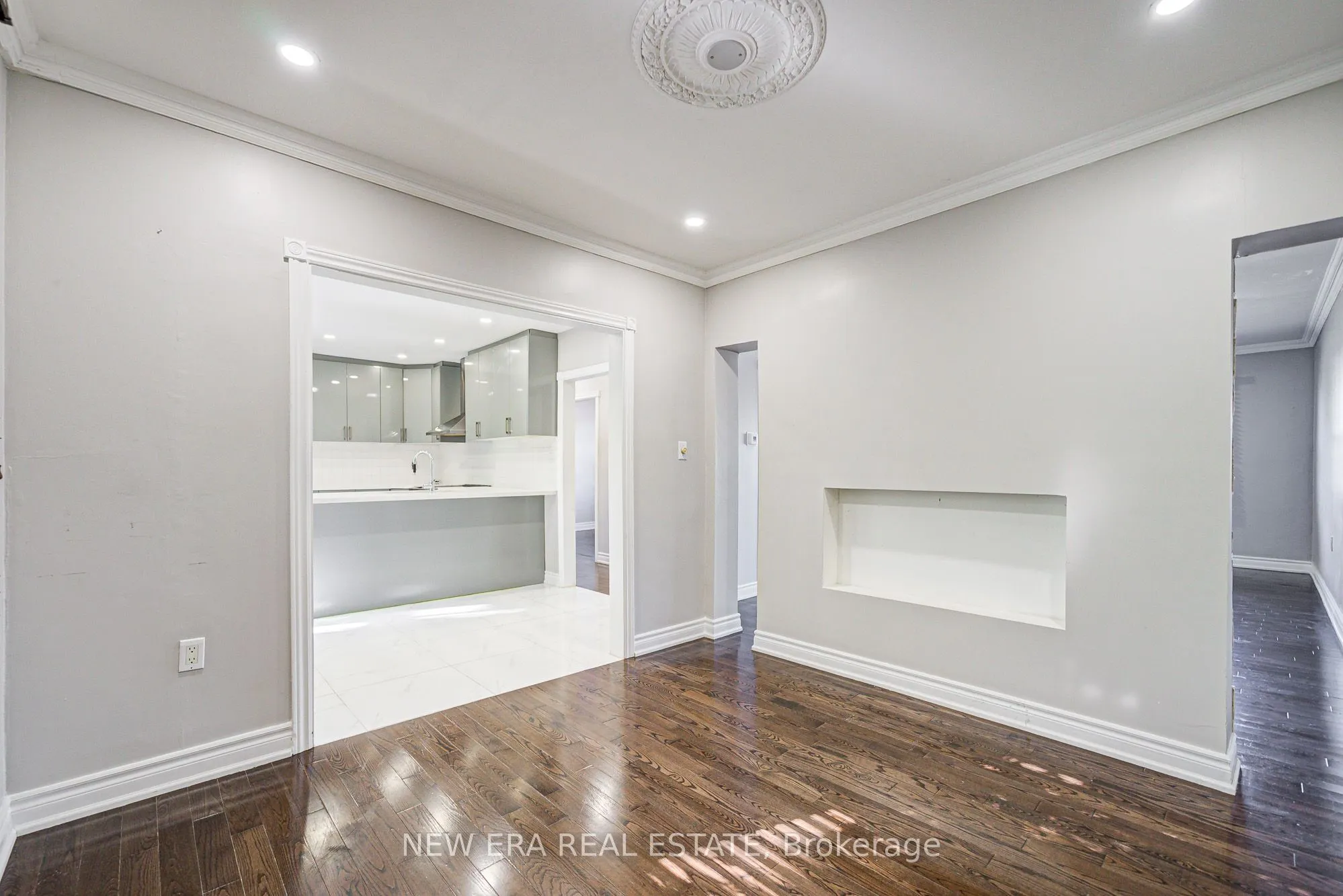 345 Park Road S