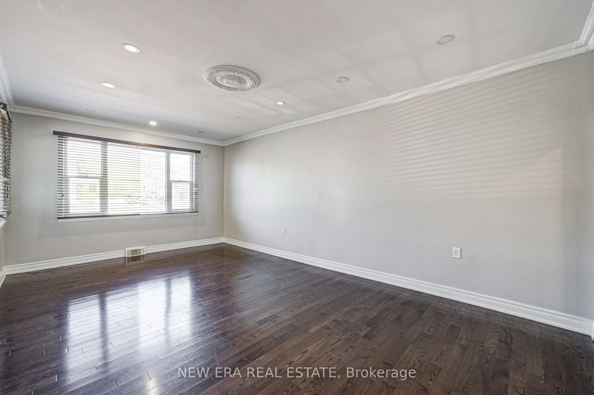 345 Park Road S