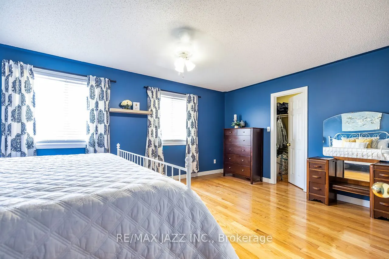 15 Daiseyfield Avenue