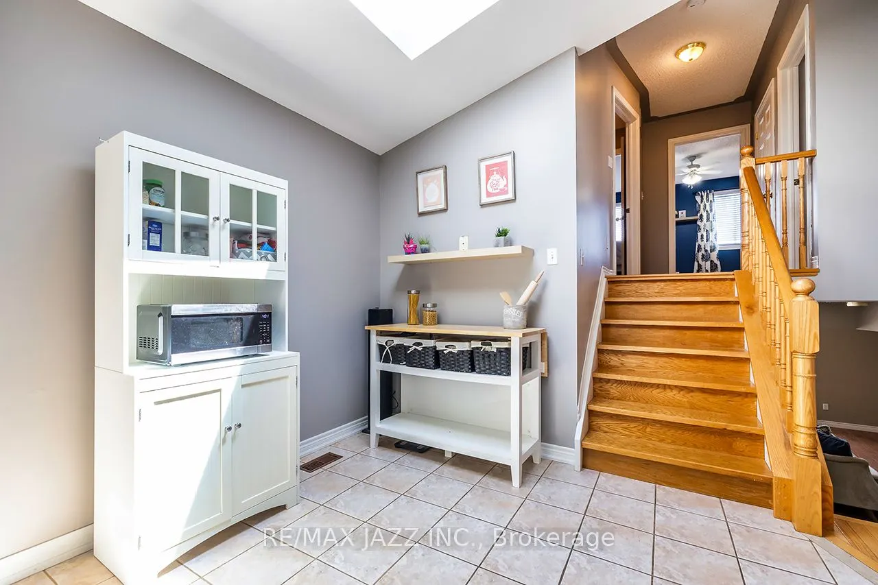 15 Daiseyfield Avenue