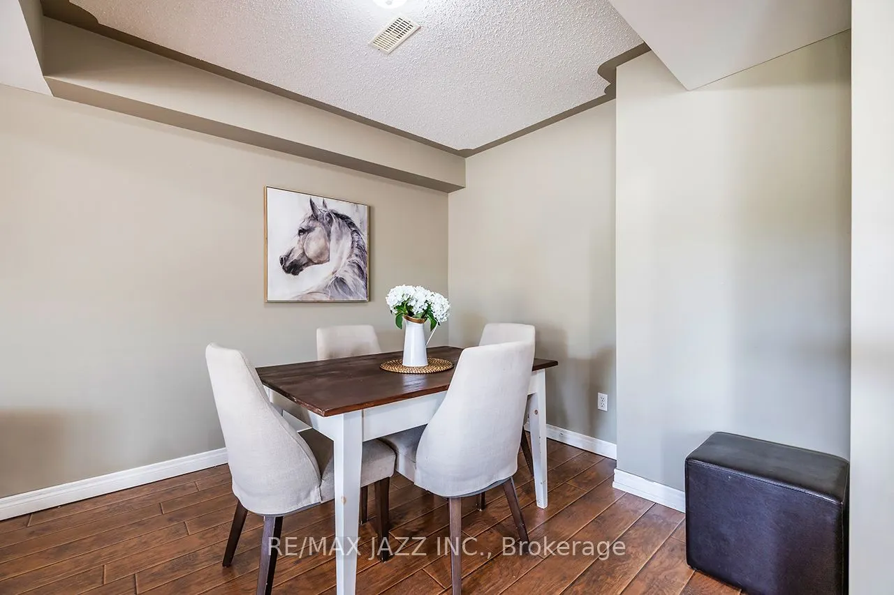 15 Daiseyfield Avenue