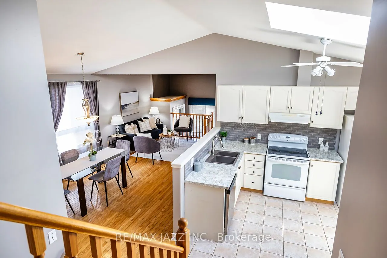 15 Daiseyfield Avenue