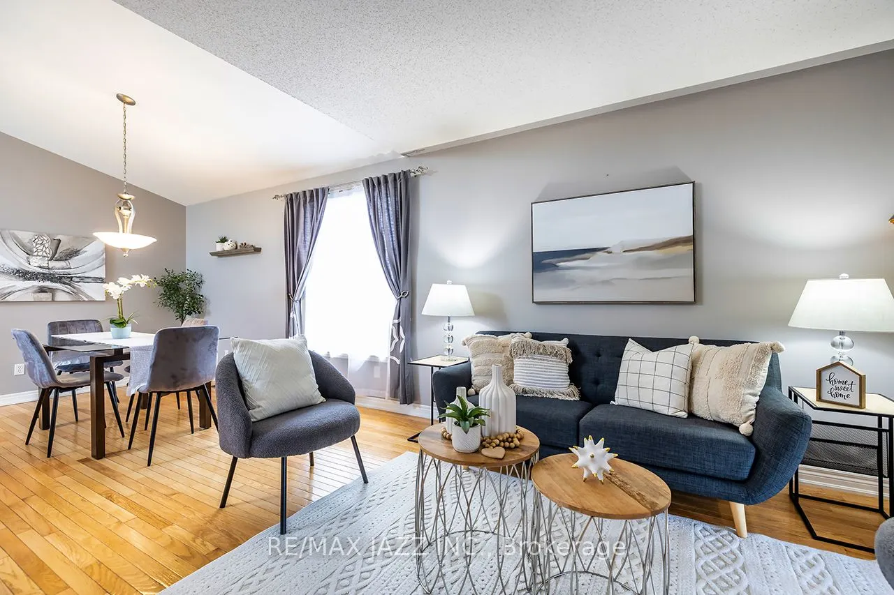 15 Daiseyfield Avenue