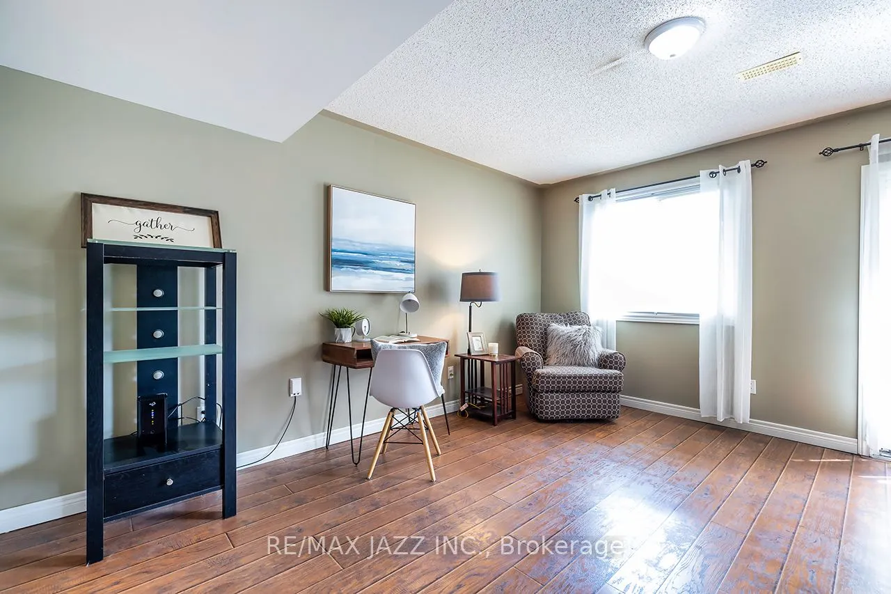 15 Daiseyfield Avenue