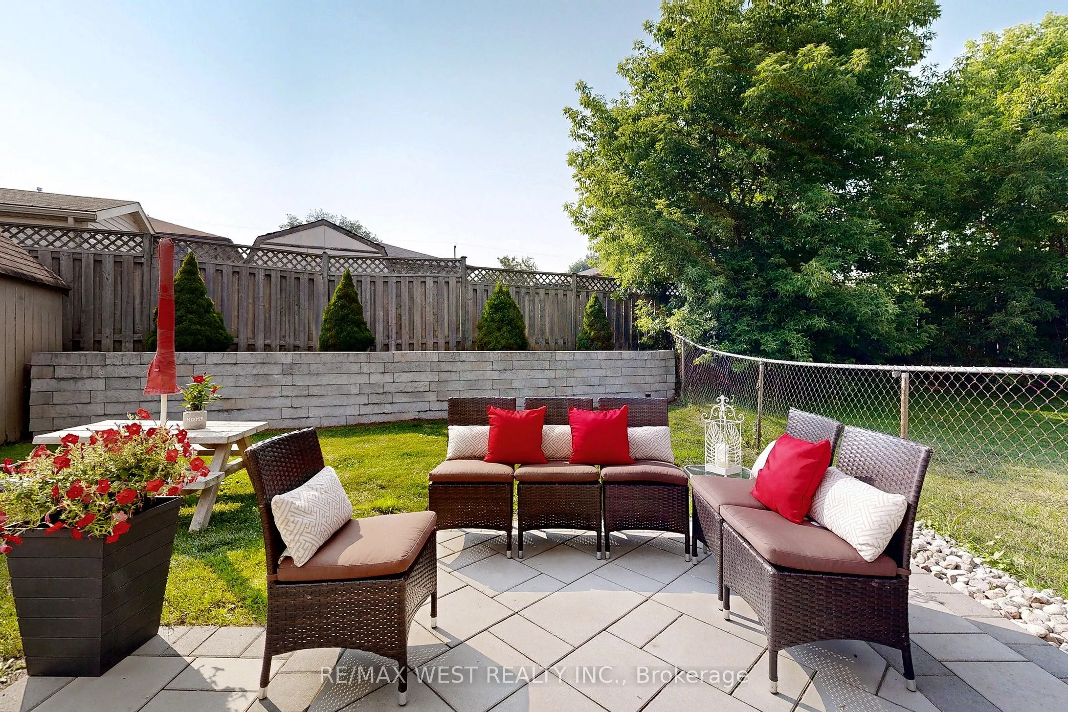 586 Balsam Crescent
