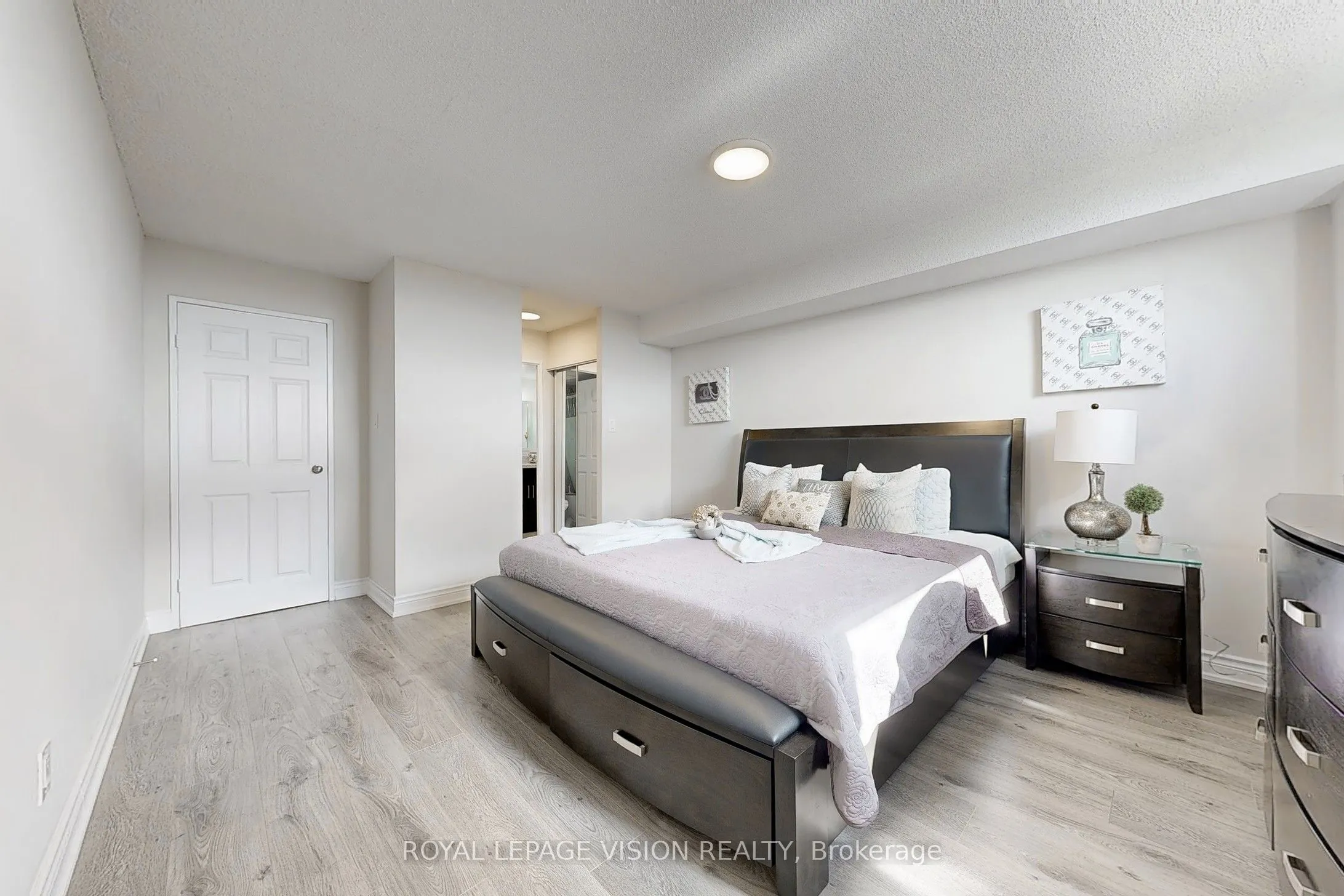 100 Wingarden Court, #1803