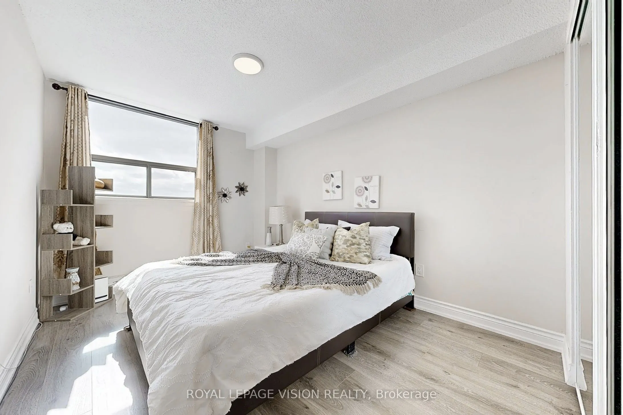 100 Wingarden Court, #1803