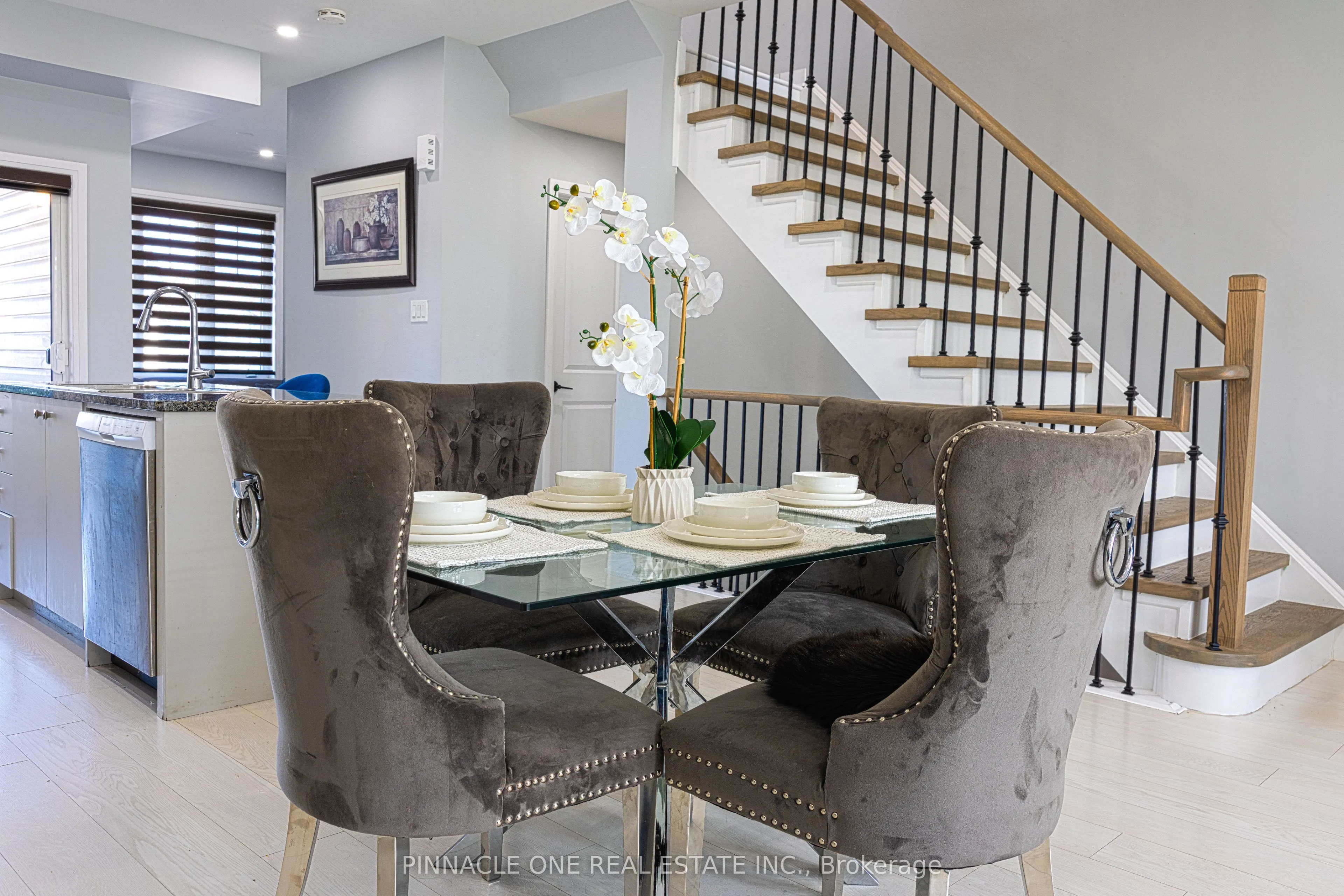 30 Ambereen Place