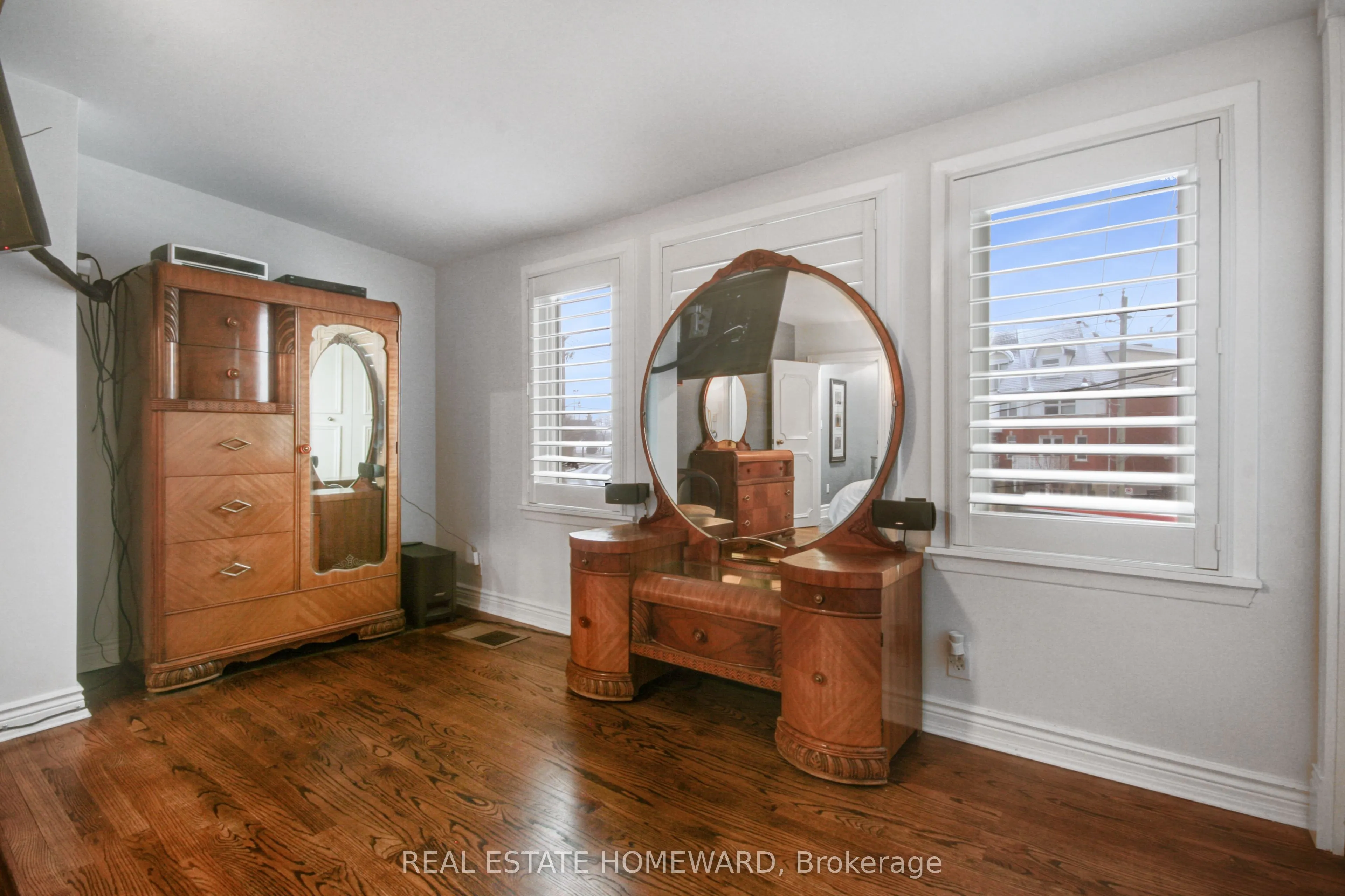 55 Woodbine Avenue