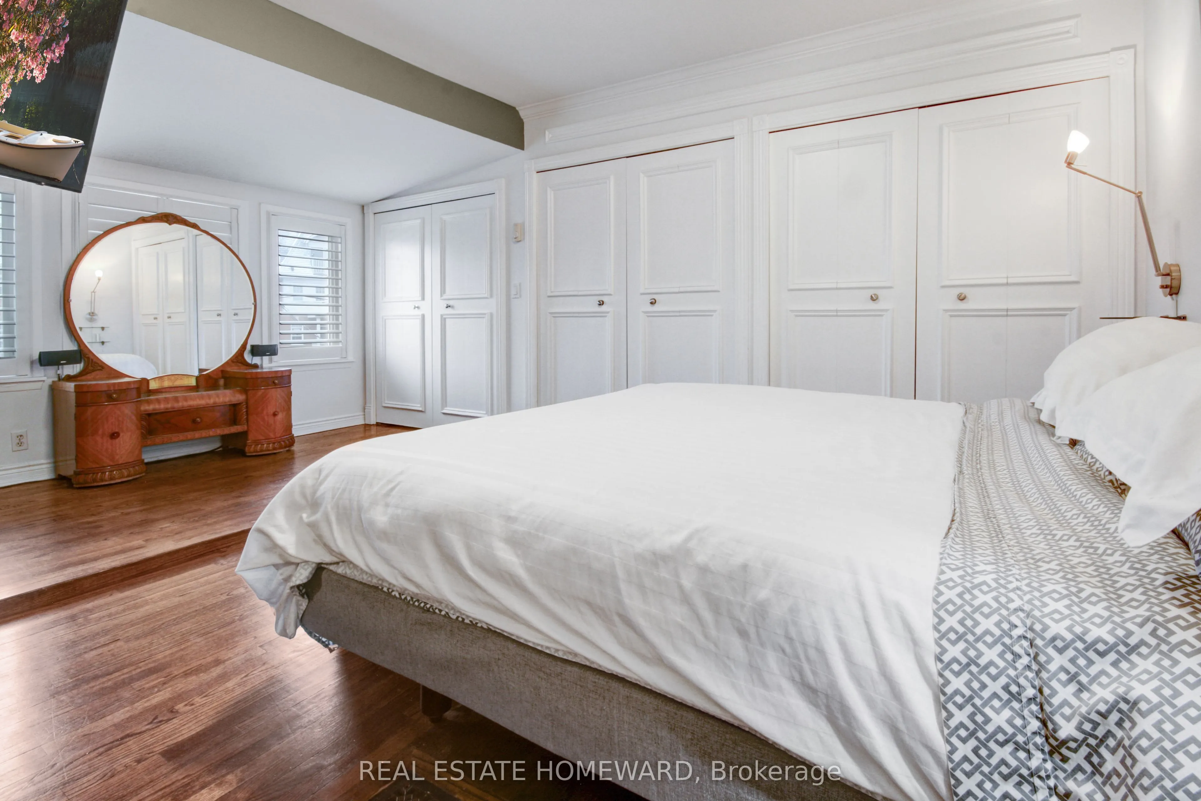 55 Woodbine Avenue
