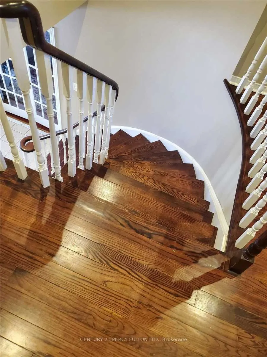 18 Gaslight Crescent
