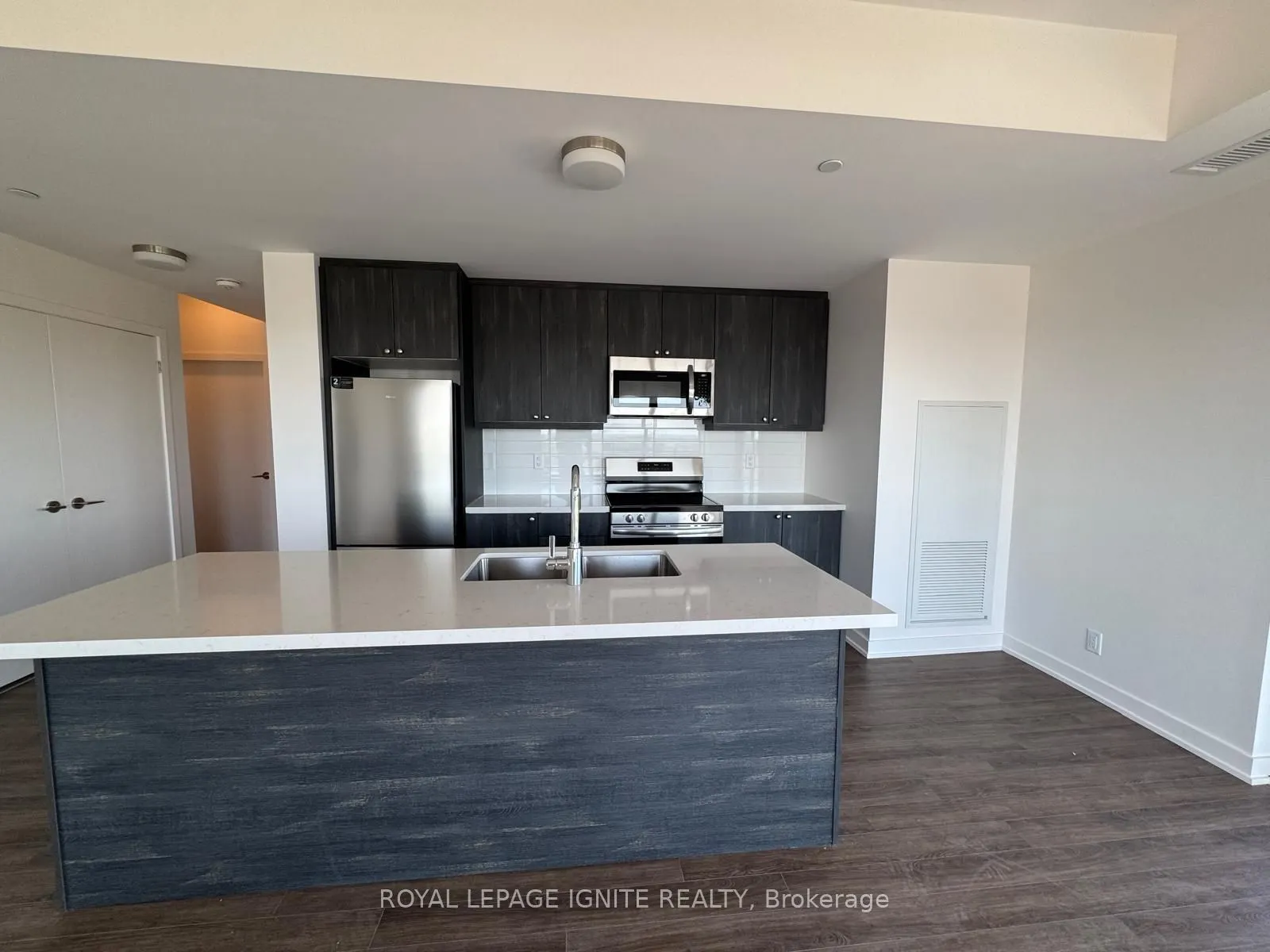 55 Clarington Boulevard, #903